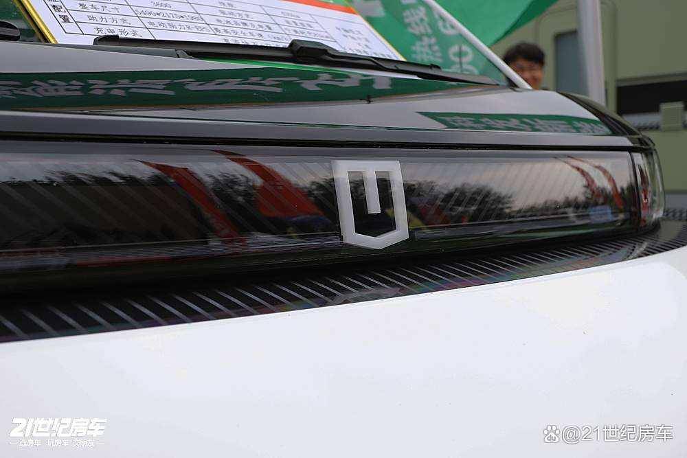 绿牌C照畅驾的纯电宿营车科发吉利远程AG真人平台93度电+430km续航(图9) 绿牌C照畅驾的纯电宿营车科发吉利远程AG真人平台93度电+430km续航(图9)